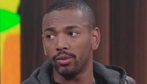 Nego do Borel se batiza em igreja evangélica e busca milagre para salvar a carreira