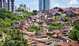 Governo de Alagoas executa primeira regularização fundiária da história de Maceió