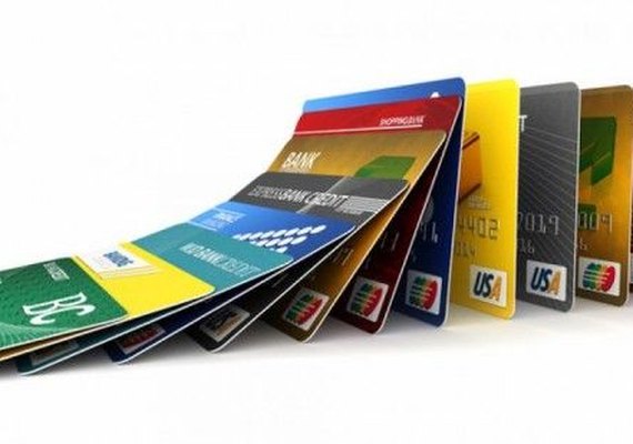 Limite para crédito rotativo reduz spread bancário para menor nível em dois anos