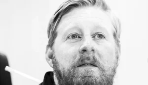 Ator de Game of Thrones morre aos 35 anos após doença rara