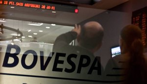 Bovespa opera em alta nesta 2ª puxada por setor de siderurgia e mineração