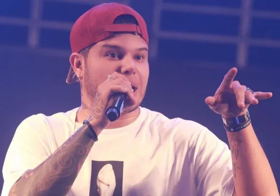 Tierry capota carro em acidente antes de show na Bahia