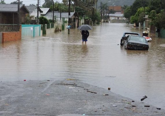 Entenda o que ocasiona os alagamentos das vias em períodos de chuva