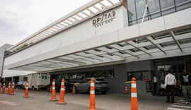 Bolsonaro passa por cirurgia após crise de soluço