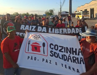 Cozinha solidária da Ocupação Tereza de Benguela alimenta 800 pessoas e se consolida como espaço de resistência e formação popular em Maceió