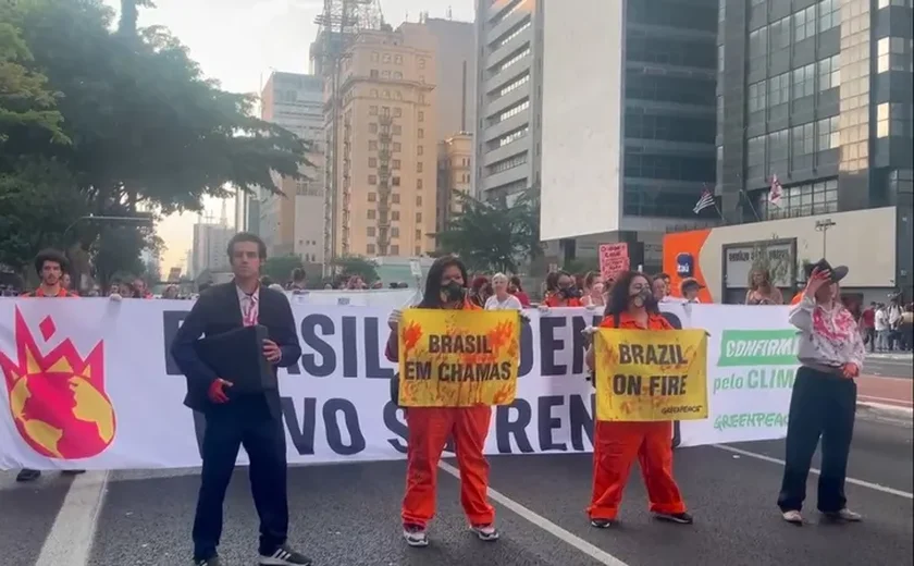 Ato em São Paulo conclama para medidas de mitigação da emergência climática