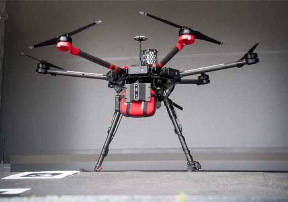 Drone com desfibrilador ajuda a salvar homem após ataque cardíaco