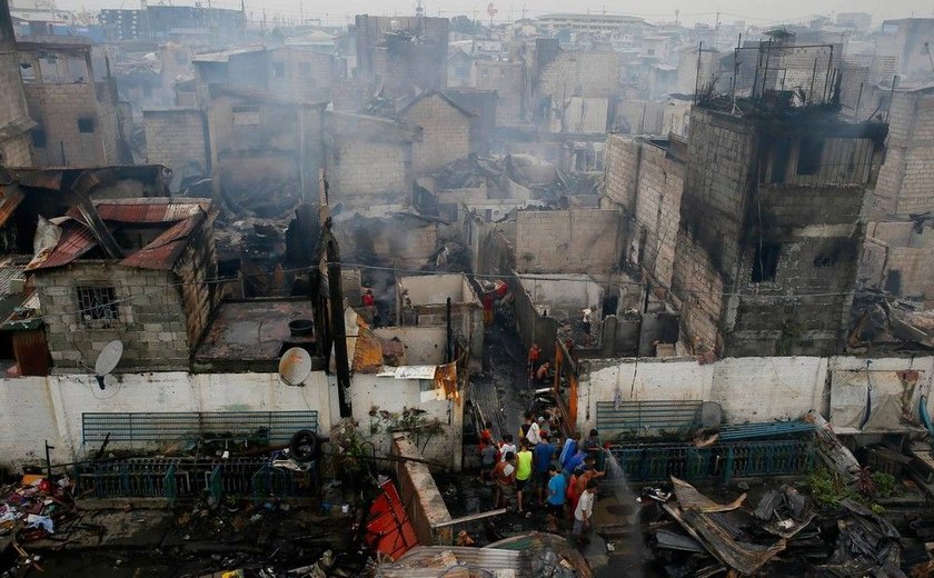 Mais de 3 mil famílias ficam sem casa após incêndio nas Filipinas