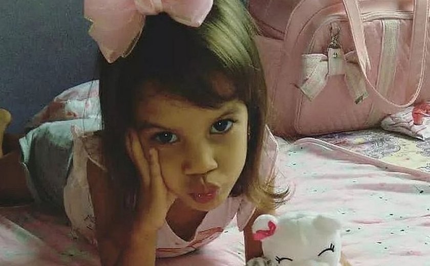 Menina de 5 anos morreu por urinar e defecar em cama em São Miguel dos Campos