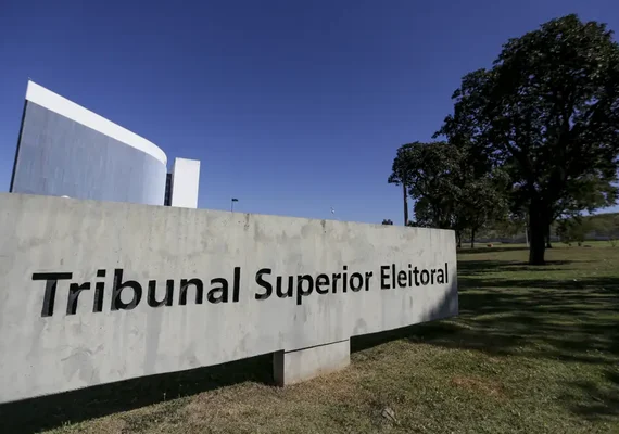 TSE cria conselho para monitorar desinformação e IA nas eleições