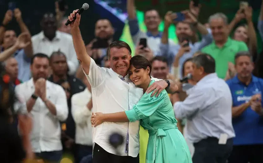 Joias sauditas são estopim de nova crise entre Michelle e Bolsonaro