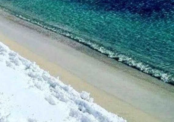Confirmando profecia, neva dois dias seguidos em praia na Itália