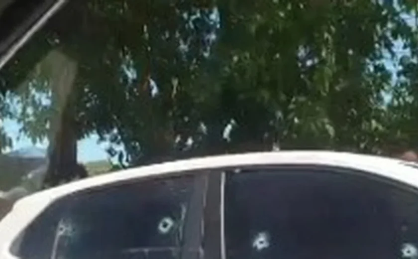 Homem é encontrado morto dentro de veículo atingido por tiros às margens da BR-316