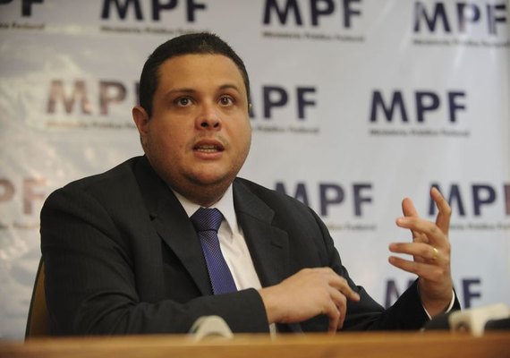 PGR quer suspender depoimento de procurador ligado a Janot na CPMI da JBS