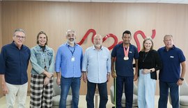 Lyra recebe nadador William Costa e celebra conquistas do Sesi no esporte paralímpico