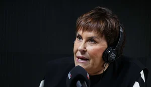 Sem conseguir prever, Marcia Sensitiva é internada no hospital com fortes dores no peito