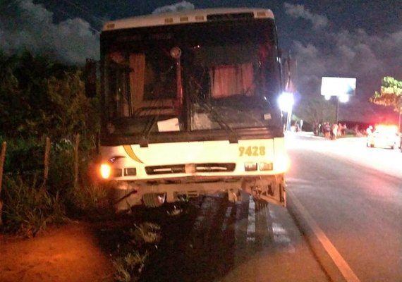 Mulher morre atropelada por ônibus na Barra