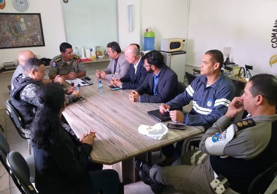 Correios reúne-se com a Polícia Militar para discutir atividade postal em áreas de risco