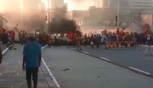 Homem é preso depois de ameaçar mulher com simulacro de arma de fogo, mas delegado libera