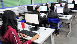 Brasil supera 100 mil escolas públicas com internet gratuita