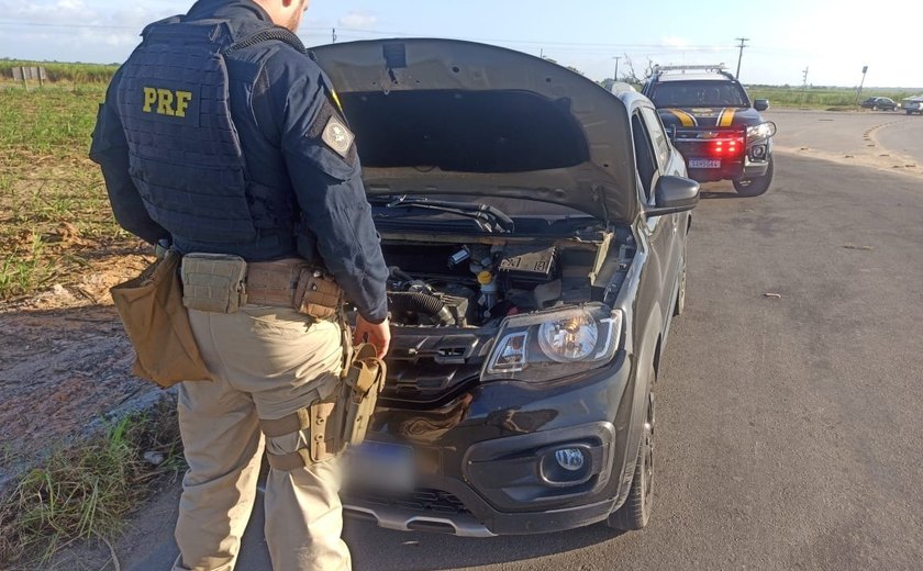 PRF recupera em Satuba carro roubado em Recife no ano passado