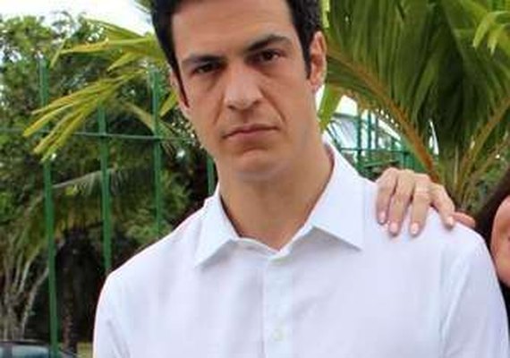 'Pega Pega': No dia de seu casamento, Eric salva Maria Pia de suicídio