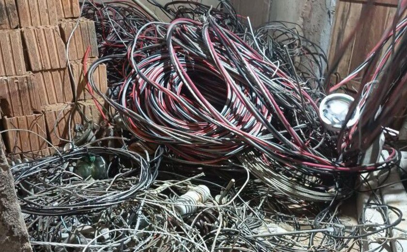 Suspeitos de furtar fios de internet são presos em flagrante na Ponta Grossa