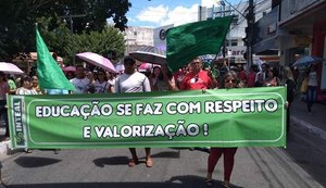 Cansados de promessas, professores mantêm paralisação em Arapiraca