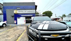 Polícia prende homem por porte ilegal de arma de fogo e tráfico de drogas