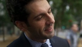 'O Tempo Não Para': Emílio assedia Marocas de olho em fortuna