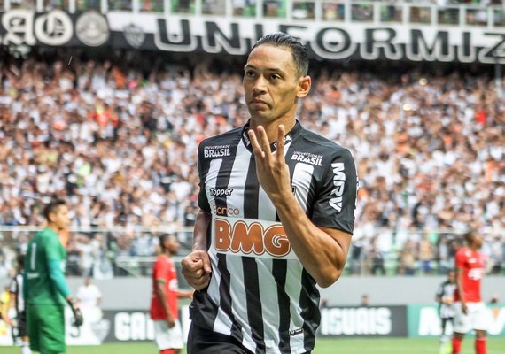 Galo transforma facilidade em sofrimento e avança no sufoco na Libertadores