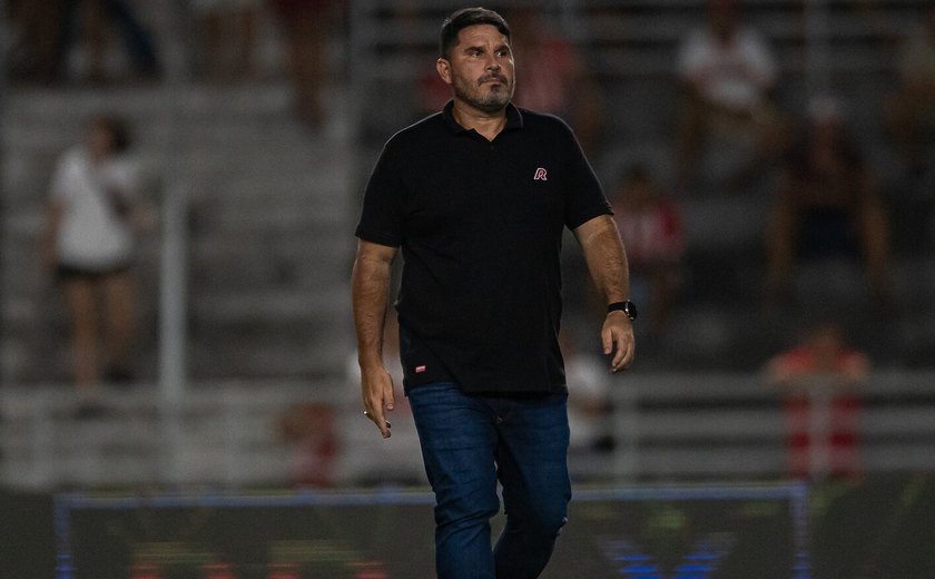 Eduardo Barroca valoriza equilíbrio e entrega do CRB em vitória sobre o Avaí