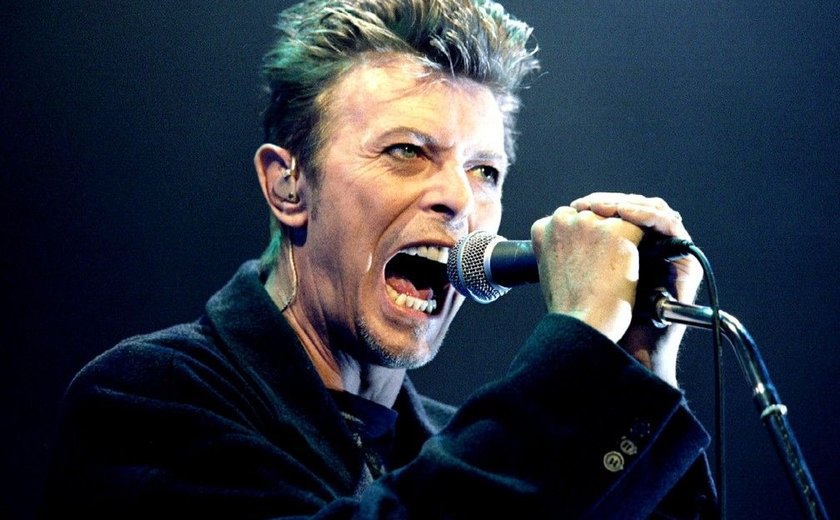 Cantor David Bowie soube que tinha câncer terminal 3 meses antes de morrer