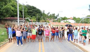 Familiares protestam contra acusação que pode levar 4 irmãos pescadores para a prisão