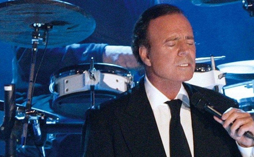 Suposto filho de Julio Iglesias pede reconhecimento de paternidade na Espanha