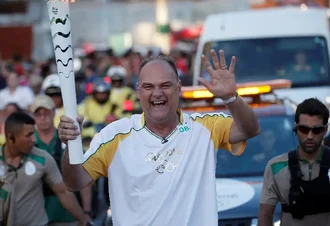 Flamengo aposenta camisa 14 de Oscar