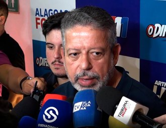 Arthur Lira e partidos esperam por JHC
