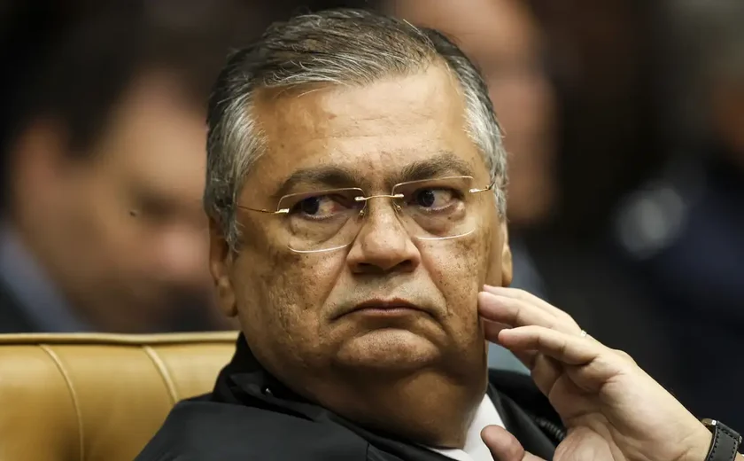 Flávio Dino acaba com a aposentadoria compulsória como punição a juízes