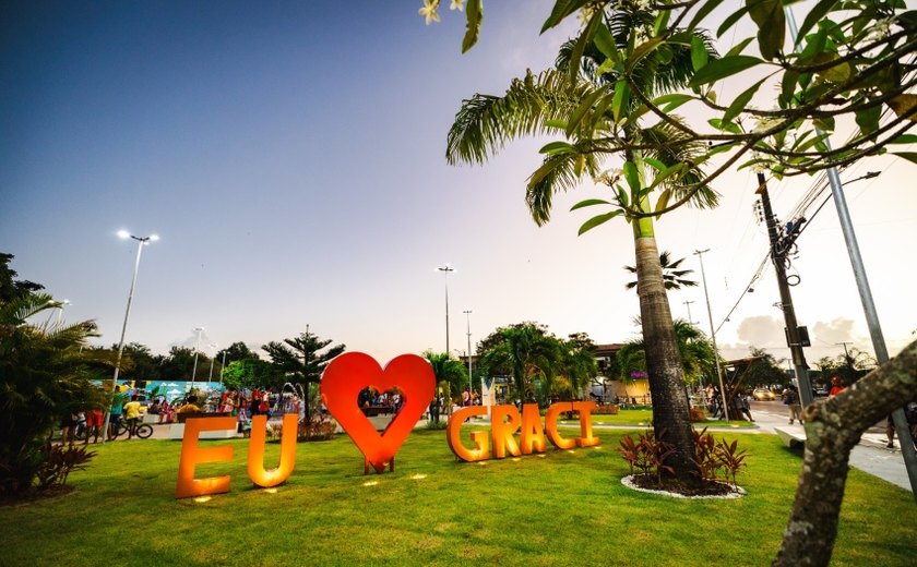 Revitalização da Praça Central do Graciliano Ramos é entregue à população