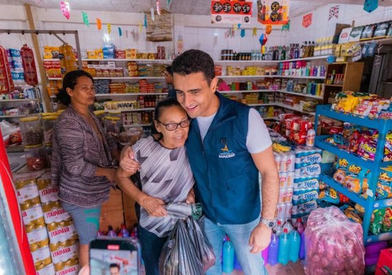 Antecipação do salário de dezembro e 13° pela Prefeitura injetará R$ 160 milhões na economia de Maceió