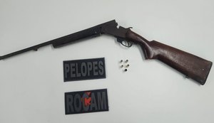 PM prende dois homens e apreende arma em Arapiraca e Santana do Ipanema