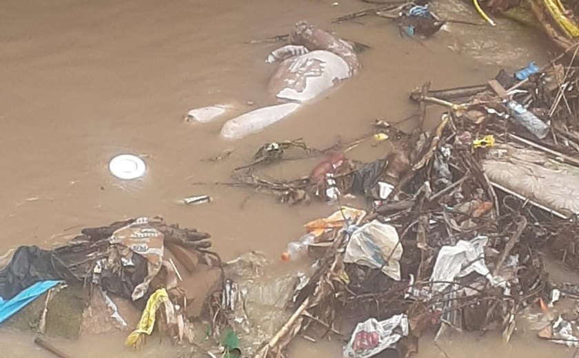 Corpo é encontrado boiando em trecho do Riacho Salgadinho no Vale do Reginaldo