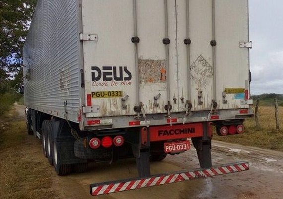 Carreta carregada de whisky é roubada em rodovia de Alagoas