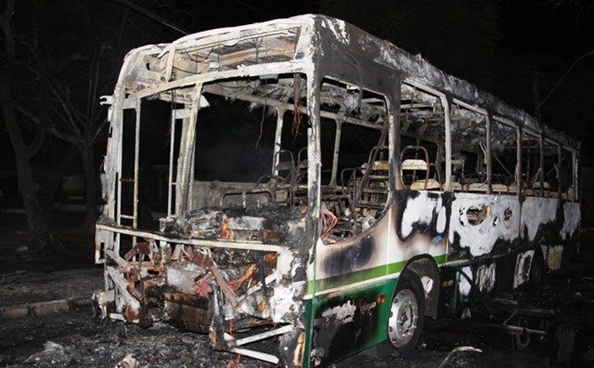 Polícia diz ter identificado suspeitos de ataques a ônibus em Maceió