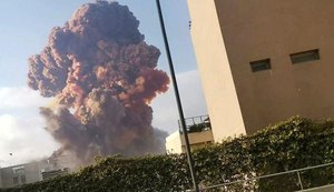 Explosão gigantesca em Beirute deixa mais de 70 mortos e milhares de feridos