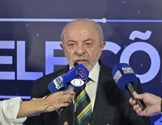 Lula autoriza quebra de sigilo bancário se Flávio fizer o mesmo