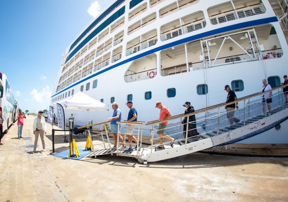 Cruzeiro Insignia: mais de 500 turistas estrangeiros conhecem os atrativos de Maceió