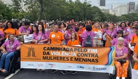 Caminhadas em todo o país pedem o fim da violência contra mulheres