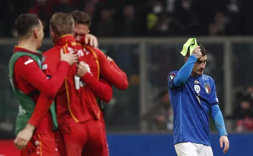 Itália domina, perde chances, sofre gol da Macedônia no fim e está fora da Copa