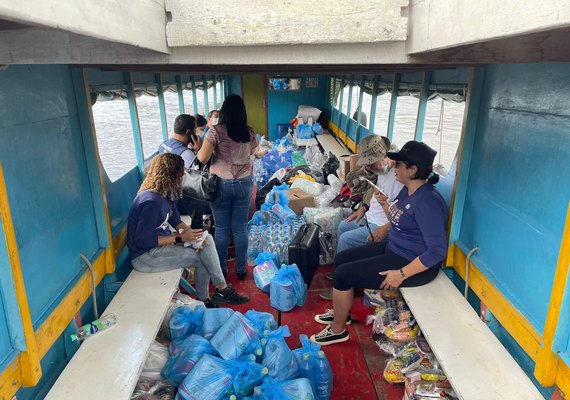 Expedição da Ufal e Rotary Arapiraca   entrega duas toneladas de alimentos e 500 litros de água a índios isolados